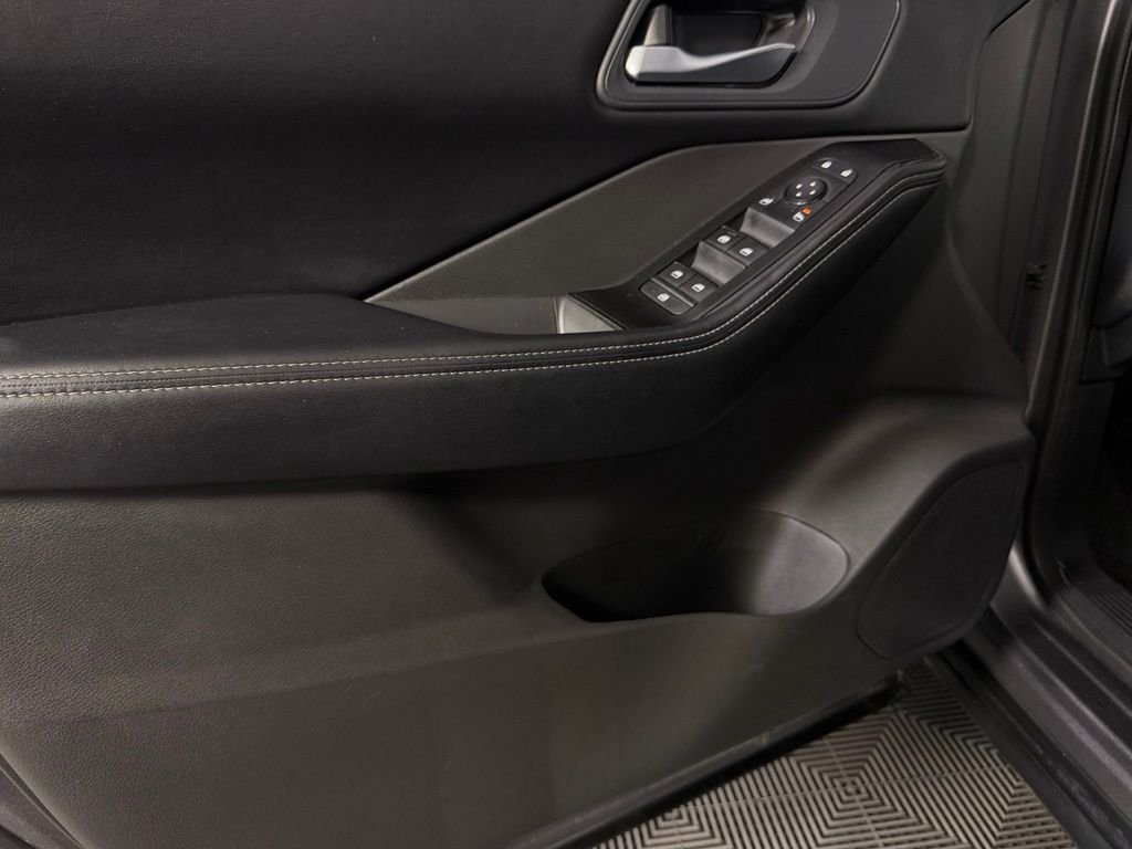 Used 2025 Gun Metallic Nissan SV image 23