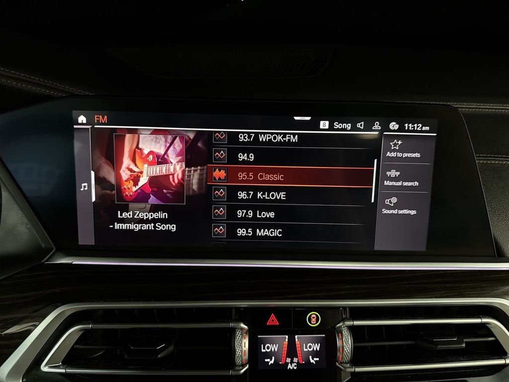 Used 2020 Black Sapphire Metallic BMW xDrive40i image 28
