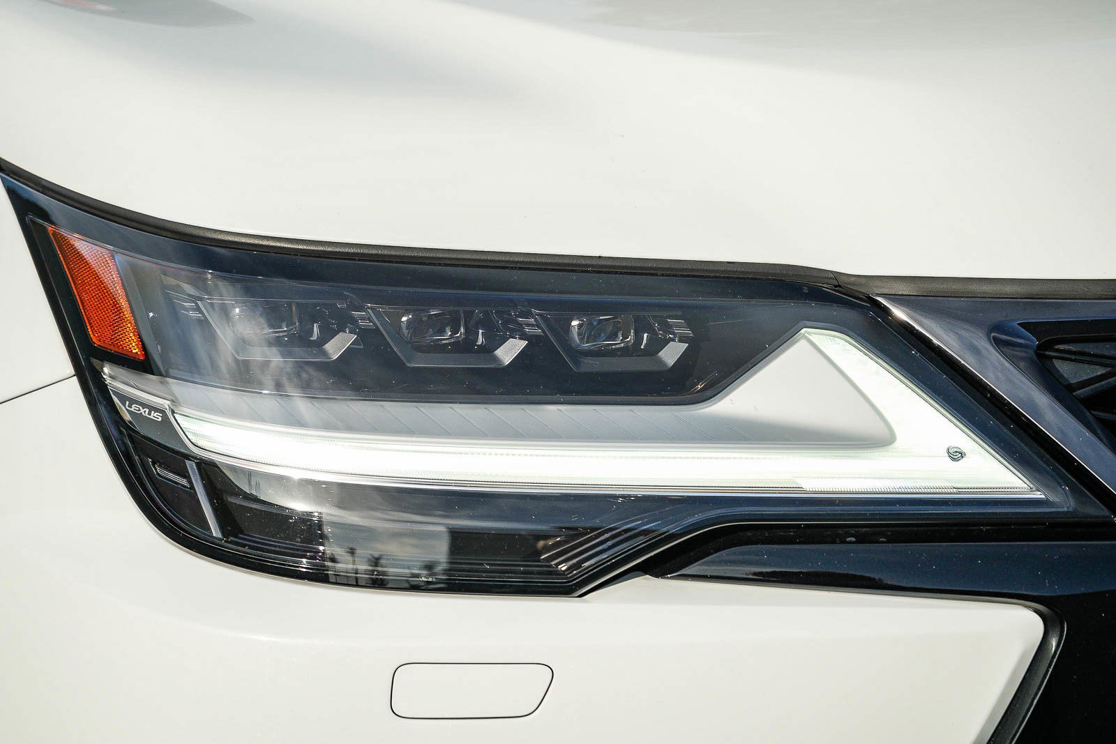 2024 Lexus LX F-Sport - Photo 8