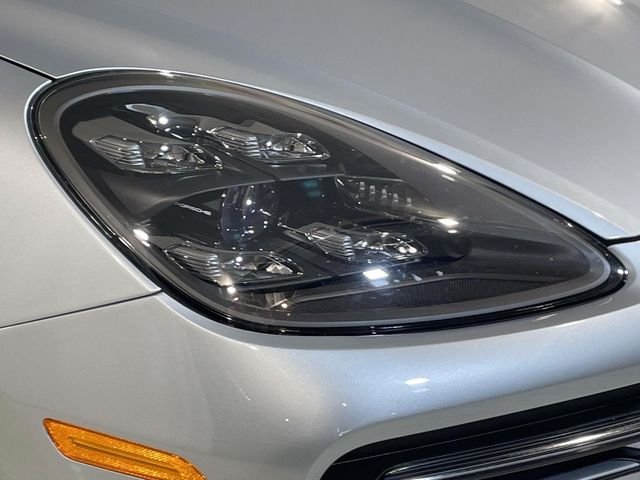 Used 2022 Silver Porsche  image 15