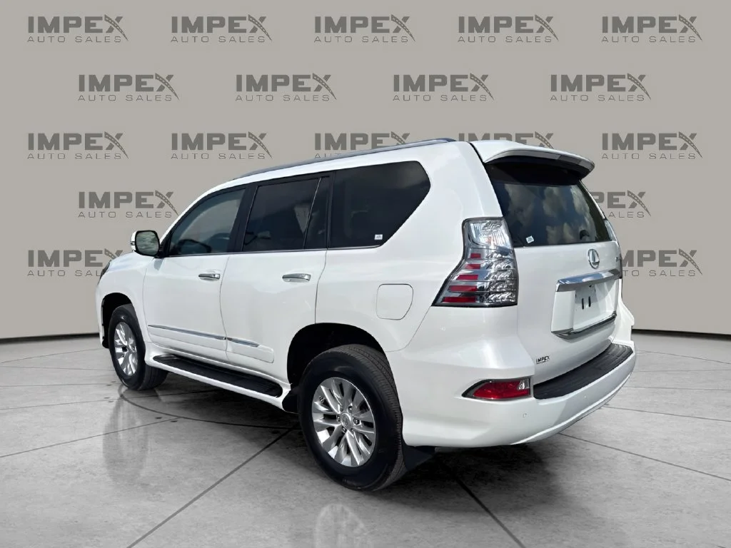 Used 2019 White Lexus 460 image 3