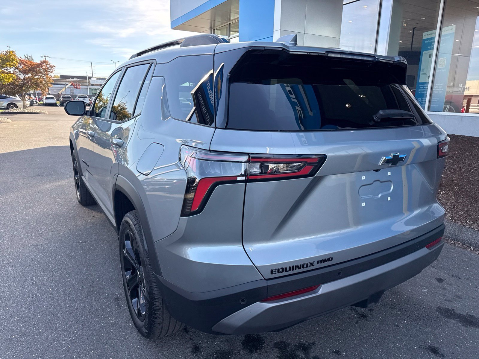 2027 Chevrolet Equinox LT - Photo 8
