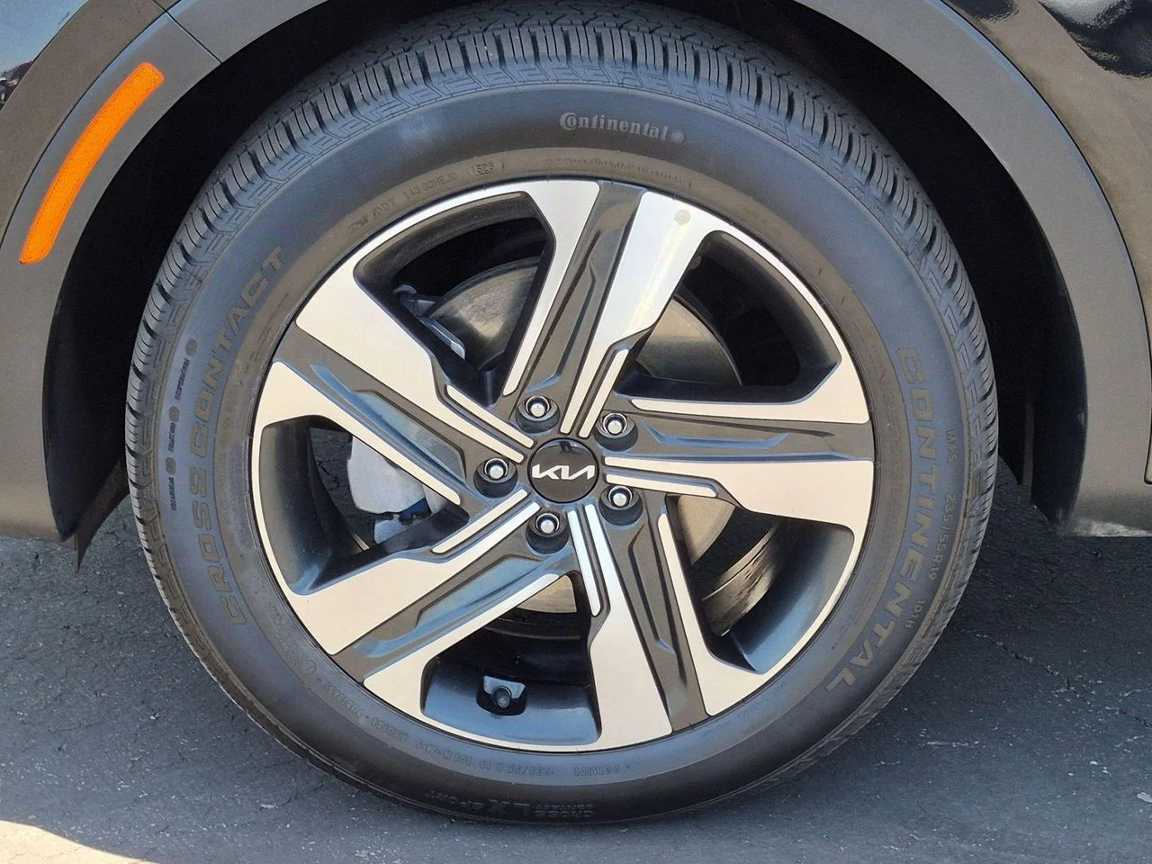 Used 2023 Aurora Black Kia SX Prestige image 9