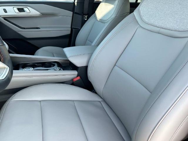 New 2027 Carbonized Gray Metallic Ford Active image 21