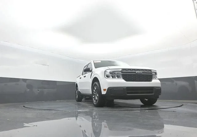 Used 2024 Oxford White Ford XLT image 35