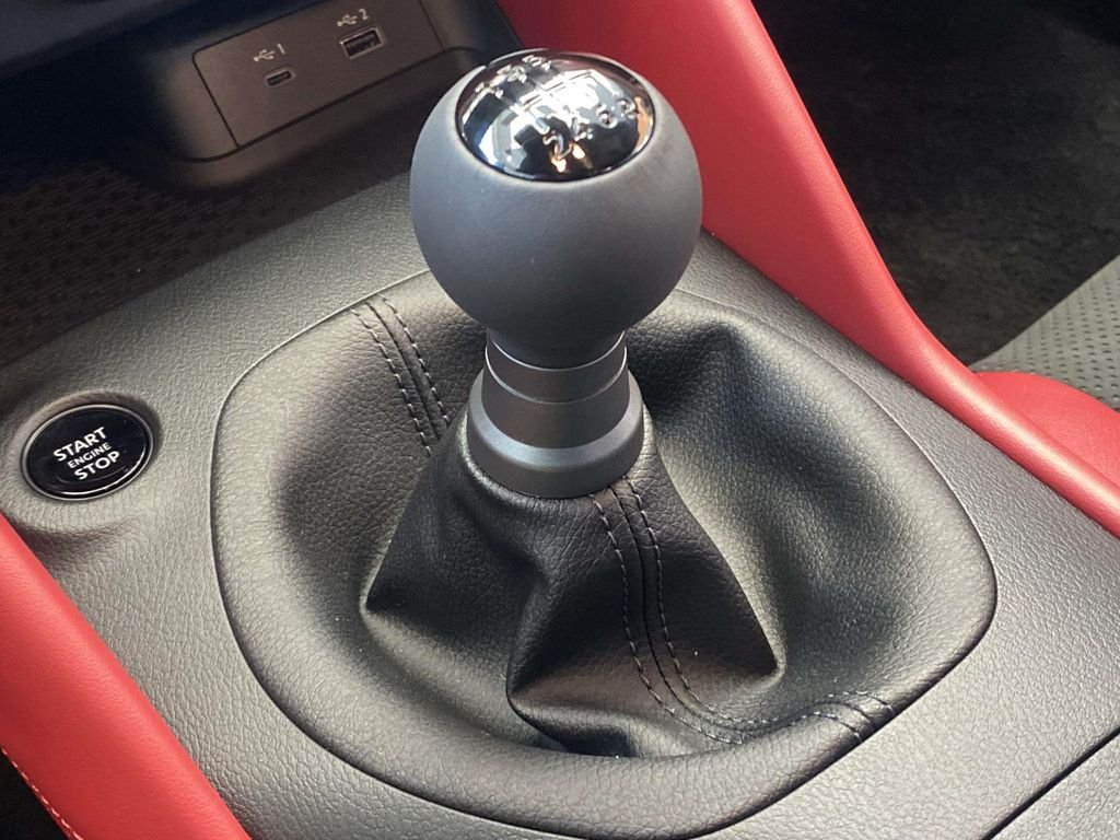 New 2026 Pearl White TriCoat / Super Black Two-tone Nissan Performance image 30