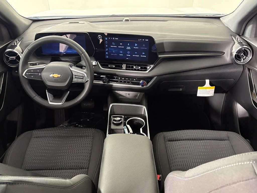 New 2027 Summit White Chevrolet LT image 36