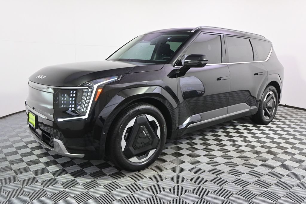 Used 2024 Kia EV9 Land with VIN KNDADFS51R6025469 for sale in St. Louis Park, Minnesota