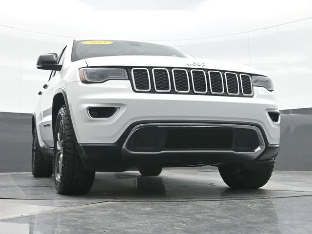 Used 2019 White Jeep Limited image 22