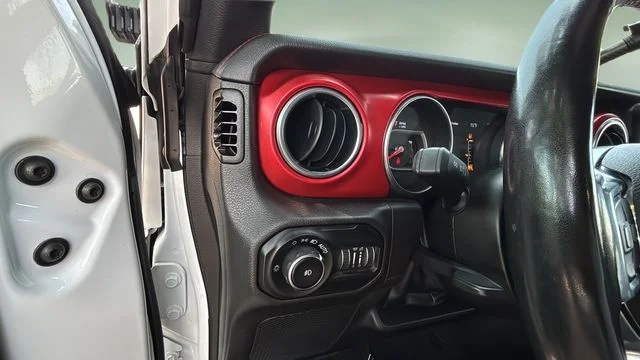 Used 2022 White Jeep Unlimited Rubicon image 20