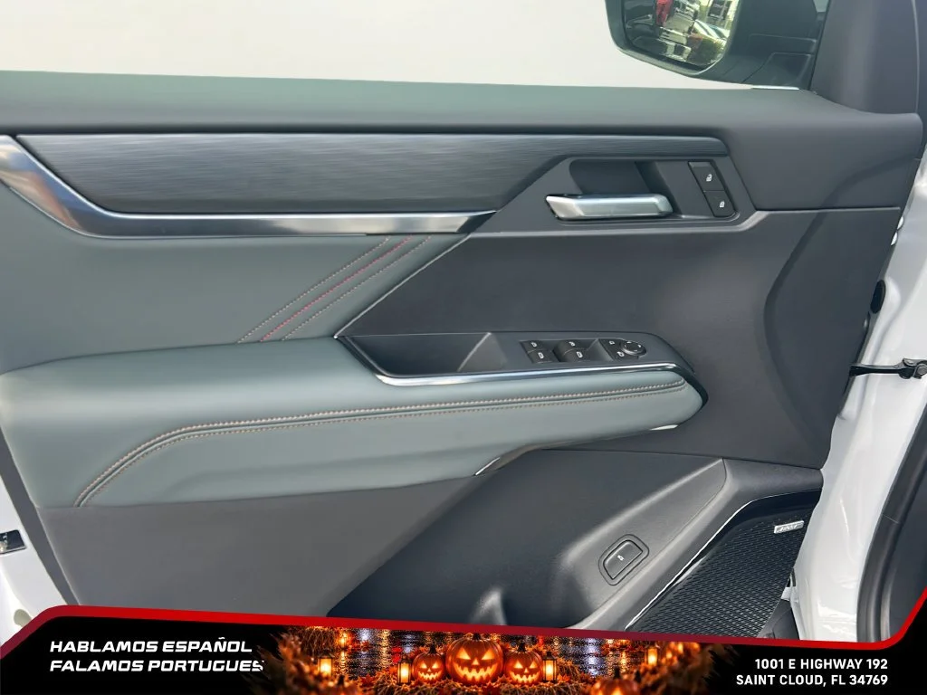 New 2026 Glacier White Tricoat GMC AT4 image 10