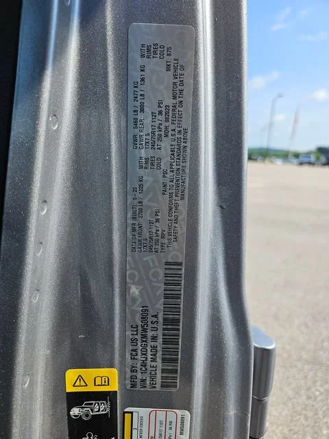 Used 2021 Silver Jeep Unlimited Sport image 30