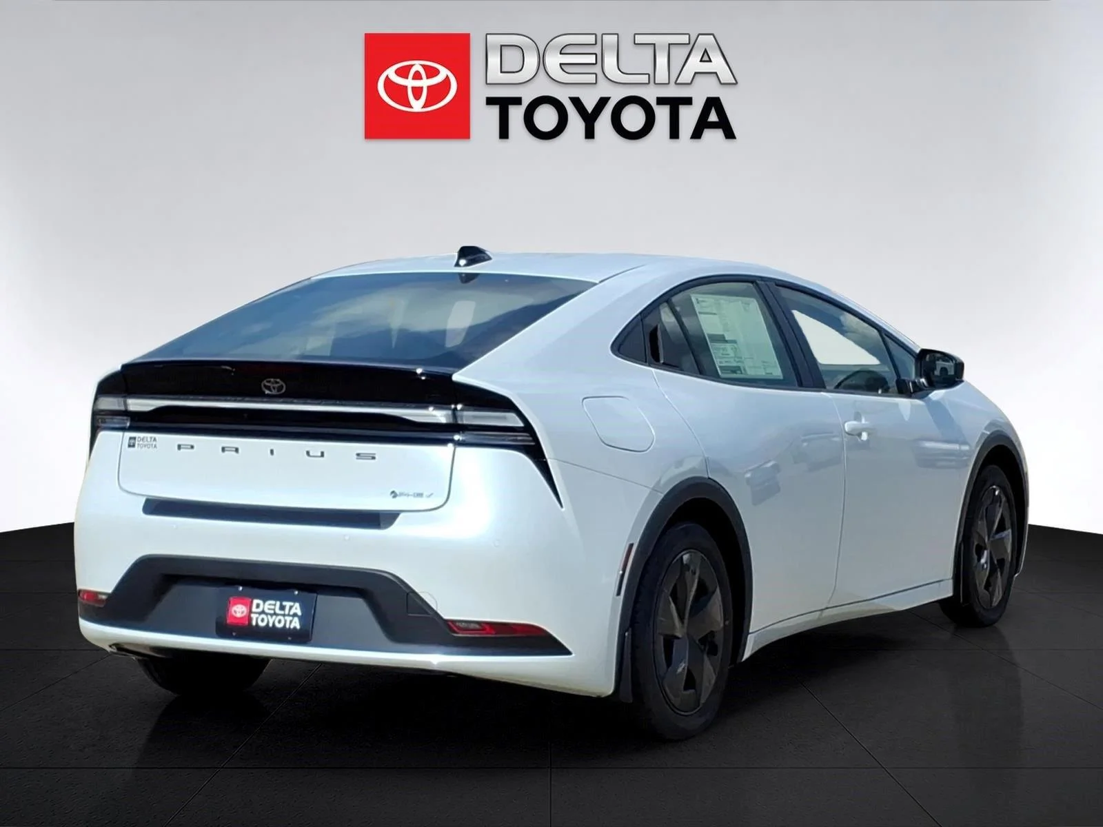 New 2026 WIND CHILL PEARL Toyota SE image 5