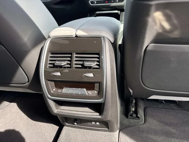 Used 2026 Gray BMW sDrive40i image 18