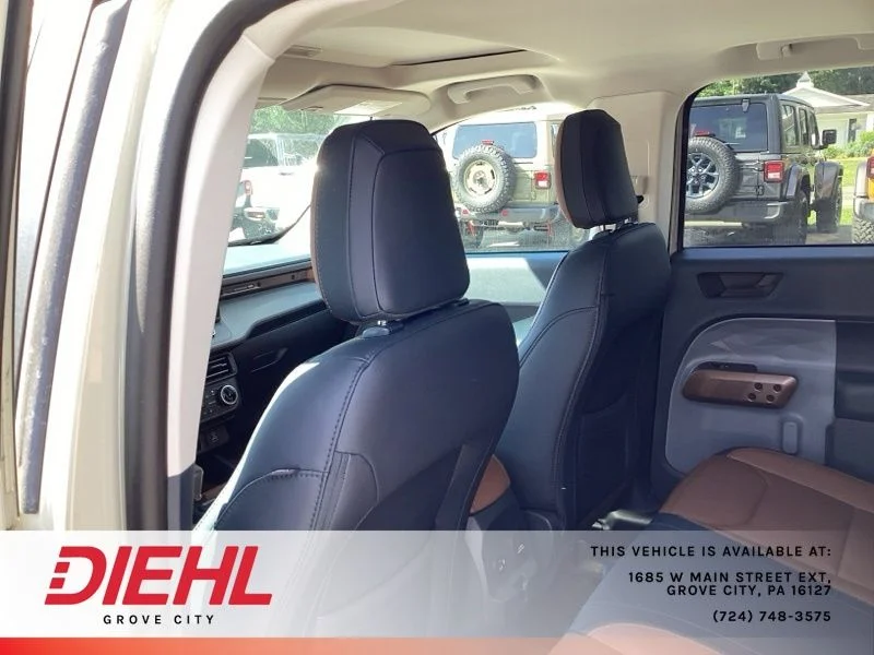 Used 2024  Ford Lariat image 17