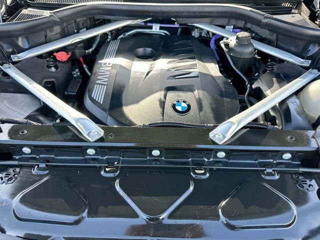 Used 2024 Black BMW xDrive40i image 33