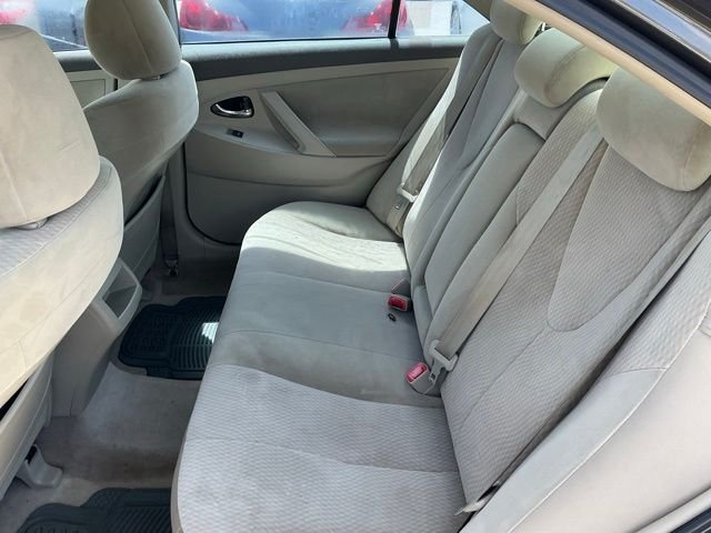 Used 2011 Gray Toyota LE image 13