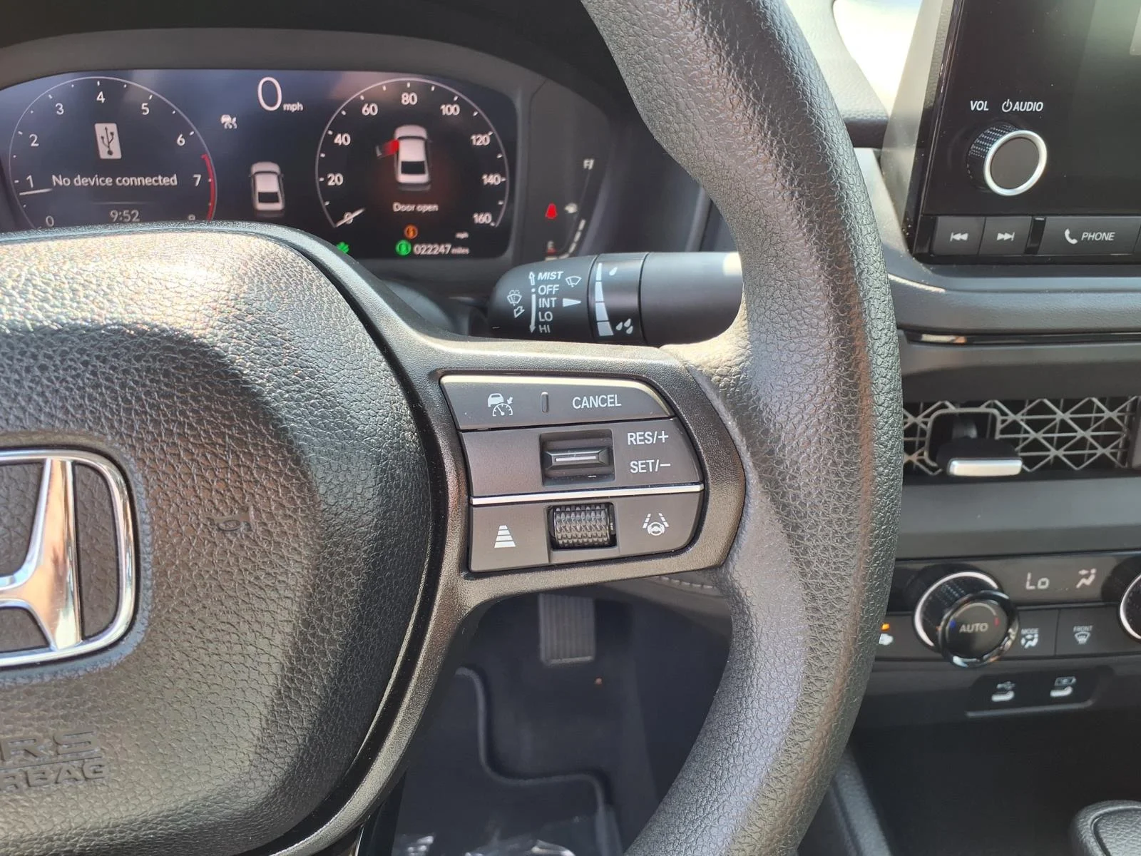 2025 Honda Accord SE - Photo 12