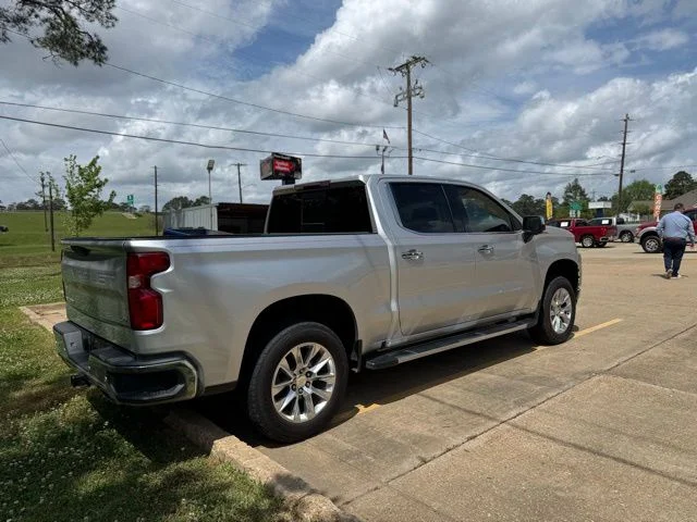 Used 2021 Silver Chevrolet LTZ image 3