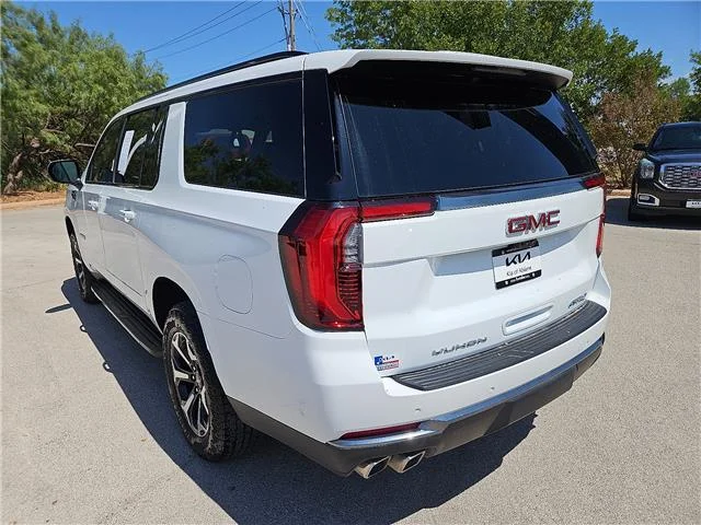 Used 2025 Summit White GMC AT4 4x4 image 2