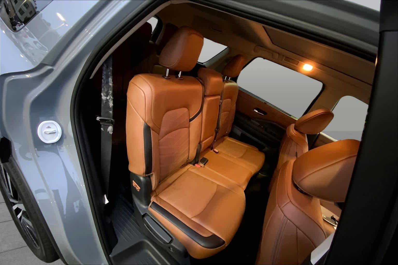 Used 2025 Boulder Gray Pearl Nissan Platinum image 18