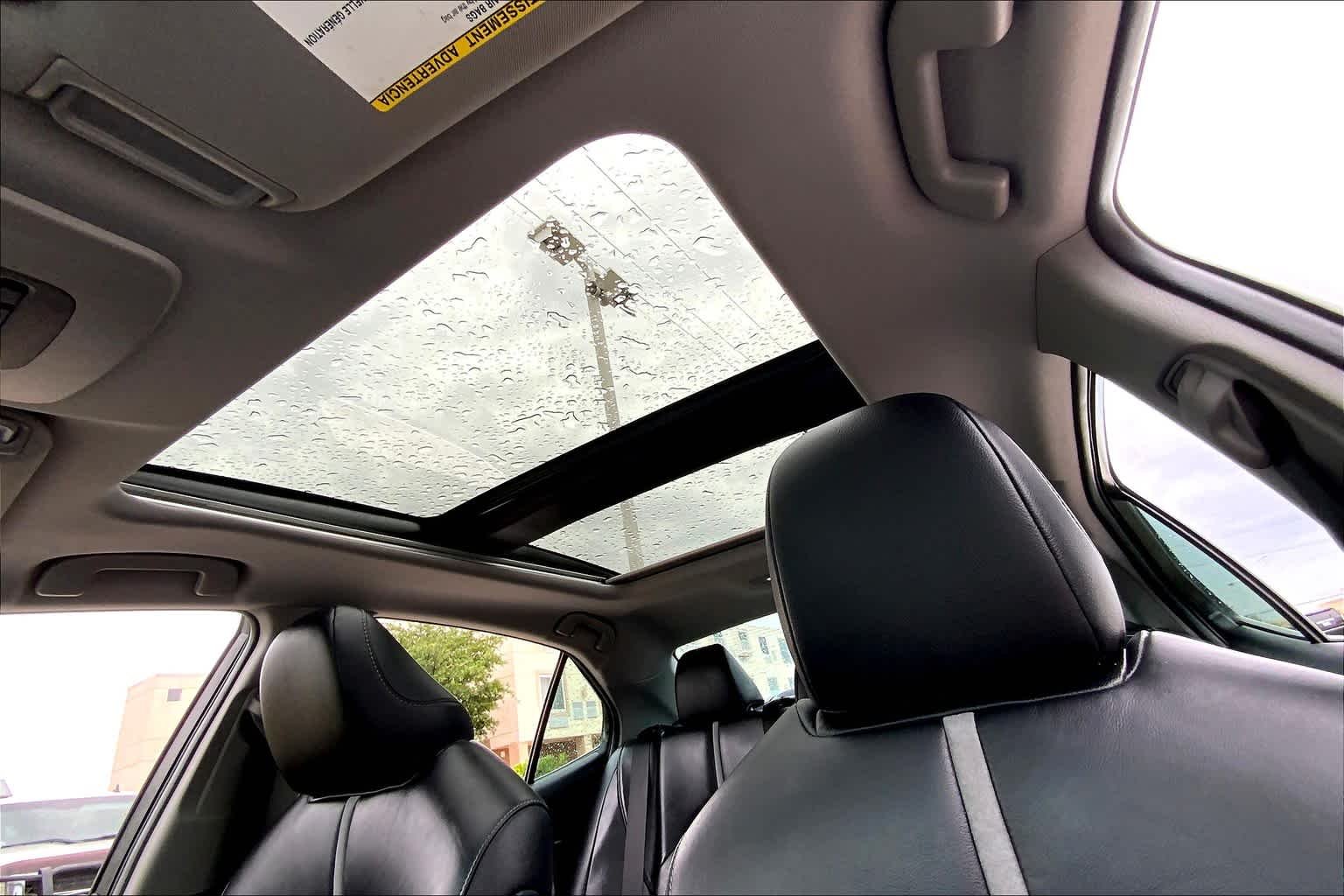 Used 2018 Wind Chill Pearl Toyota XSE V6 image 13