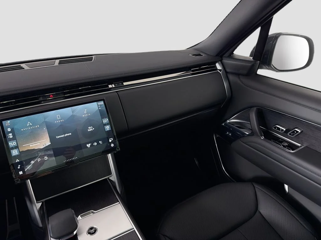 New 2026 Fuji White Land Rover SE image 25