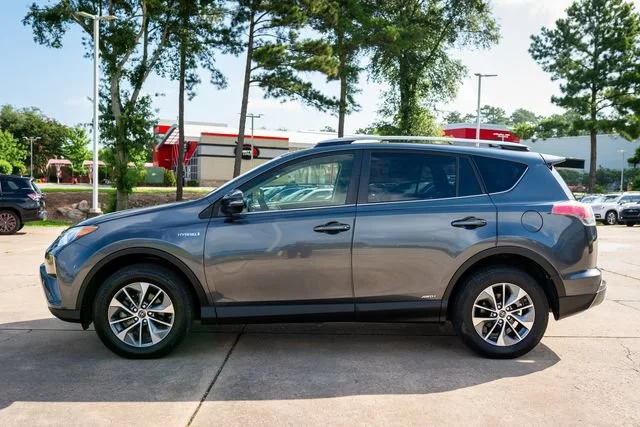 Used 2018 Magnetic Gray Metallic Toyota Hybrid XLE image 2