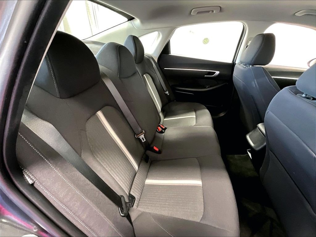 Used 2023 Gray Hyundai SE image 16