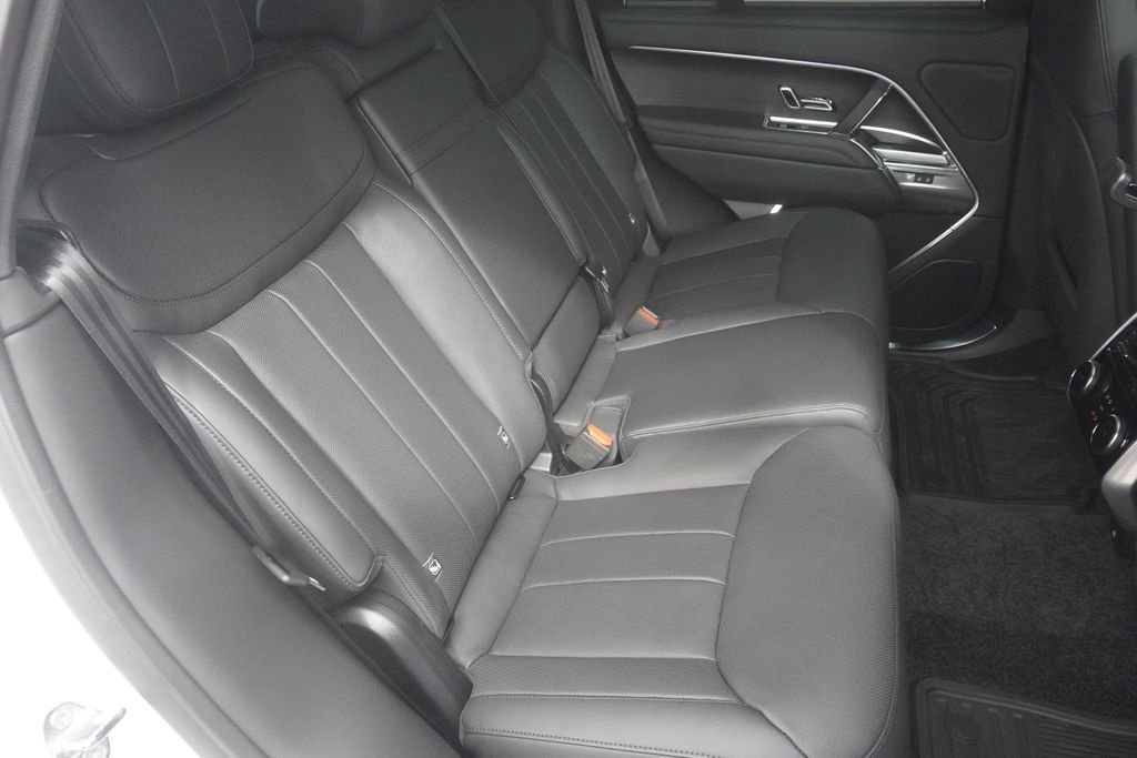 New 2026 Fuji White Land Rover SE image 27