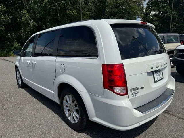 Used 2019 White Dodge SXT image 6