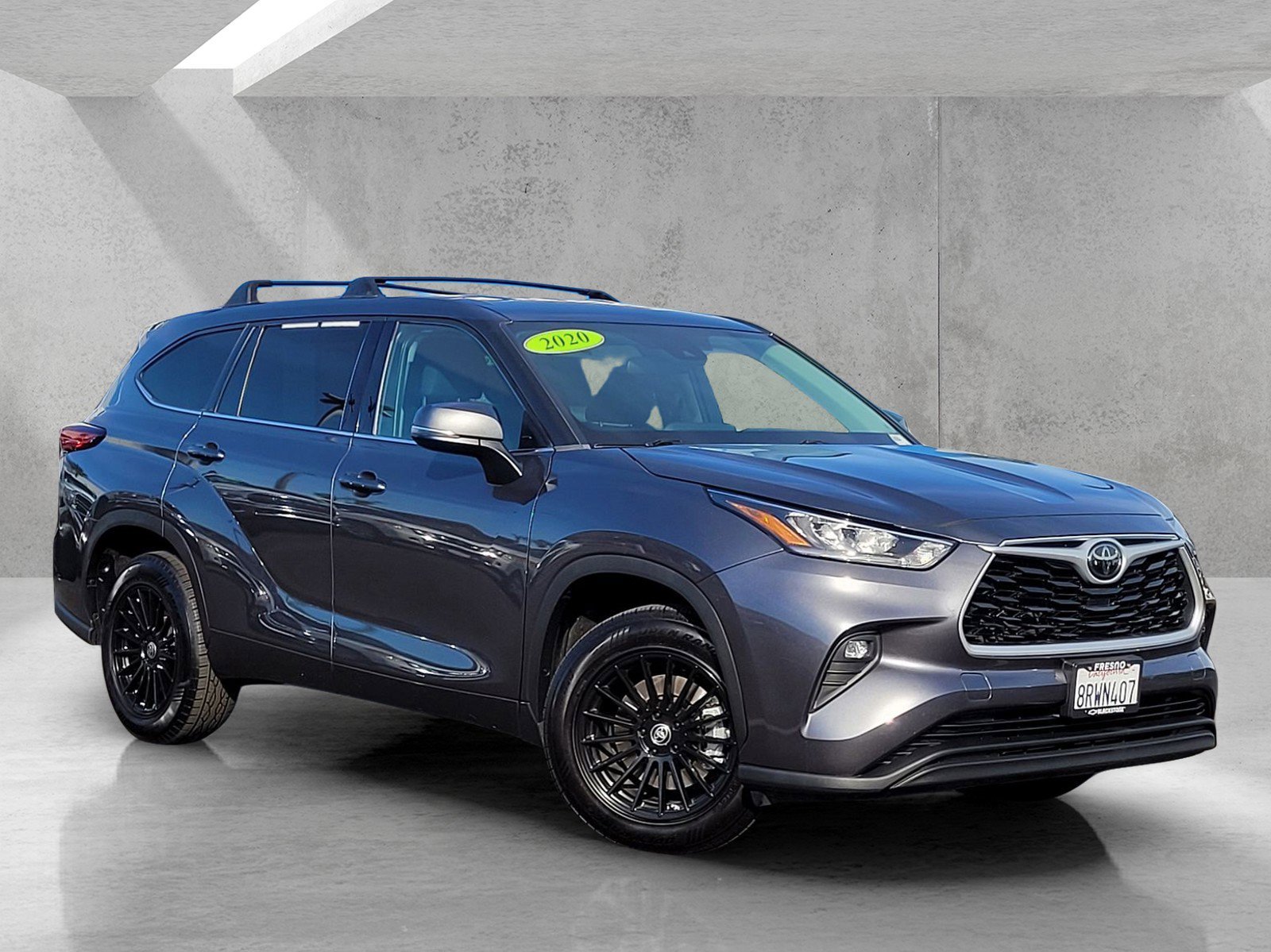 2020 Toyota Highlander LE