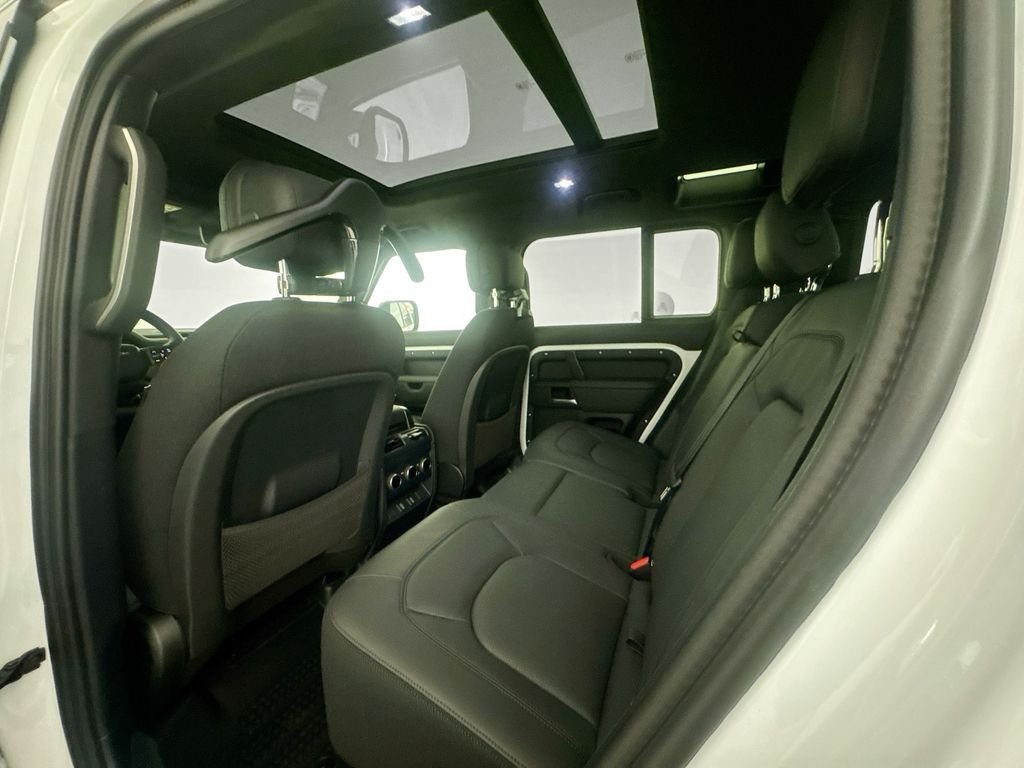 2026 Land Rover Defender V8 - Photo 23