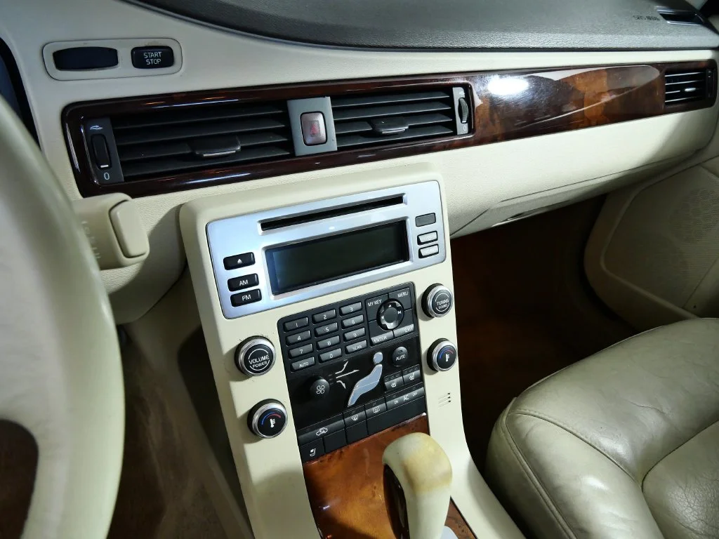 Used 2007  Volvo 3.2 image 20