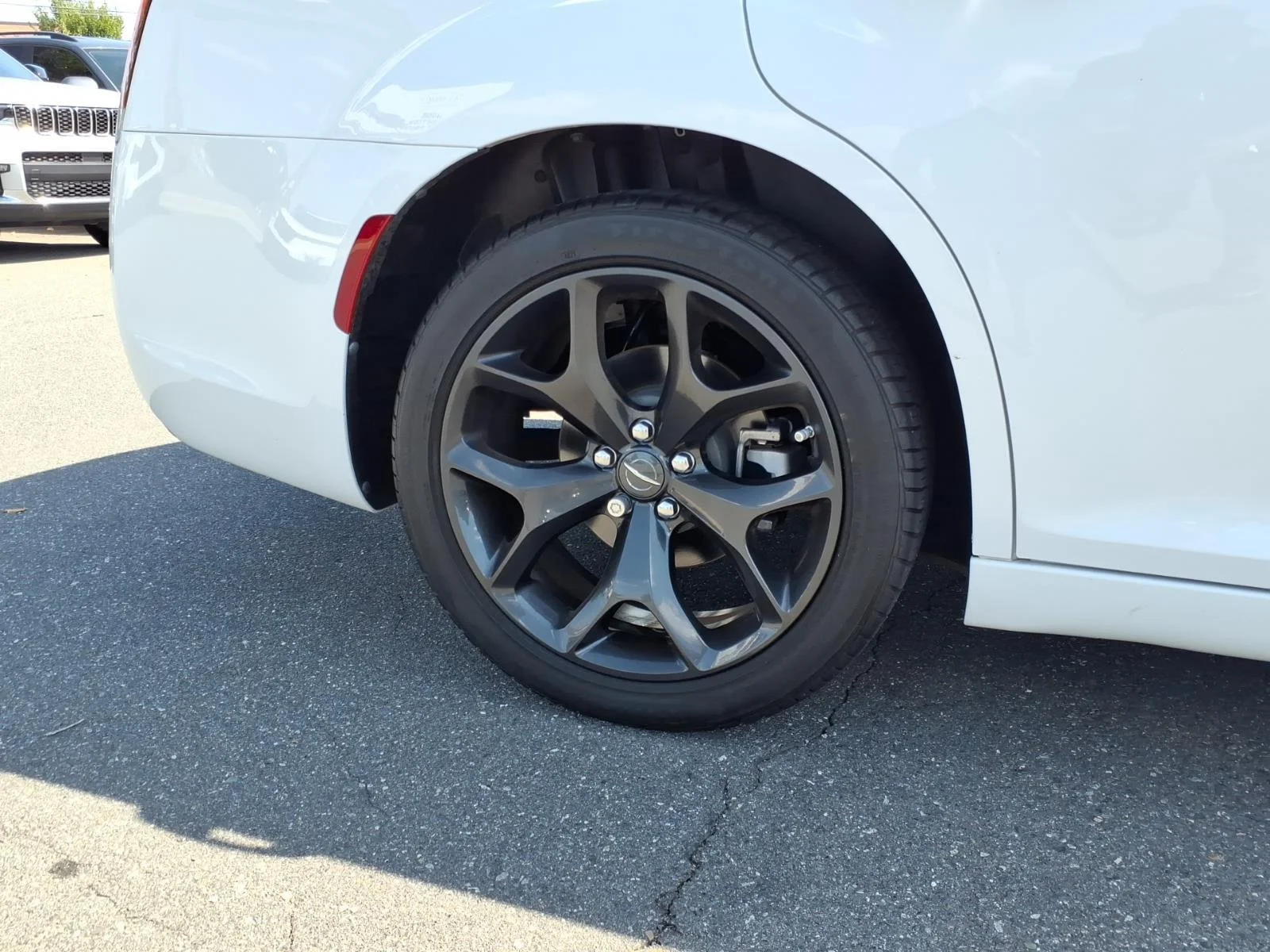 Used 2023 Bright White Clearcoat Chrysler Touring image 10