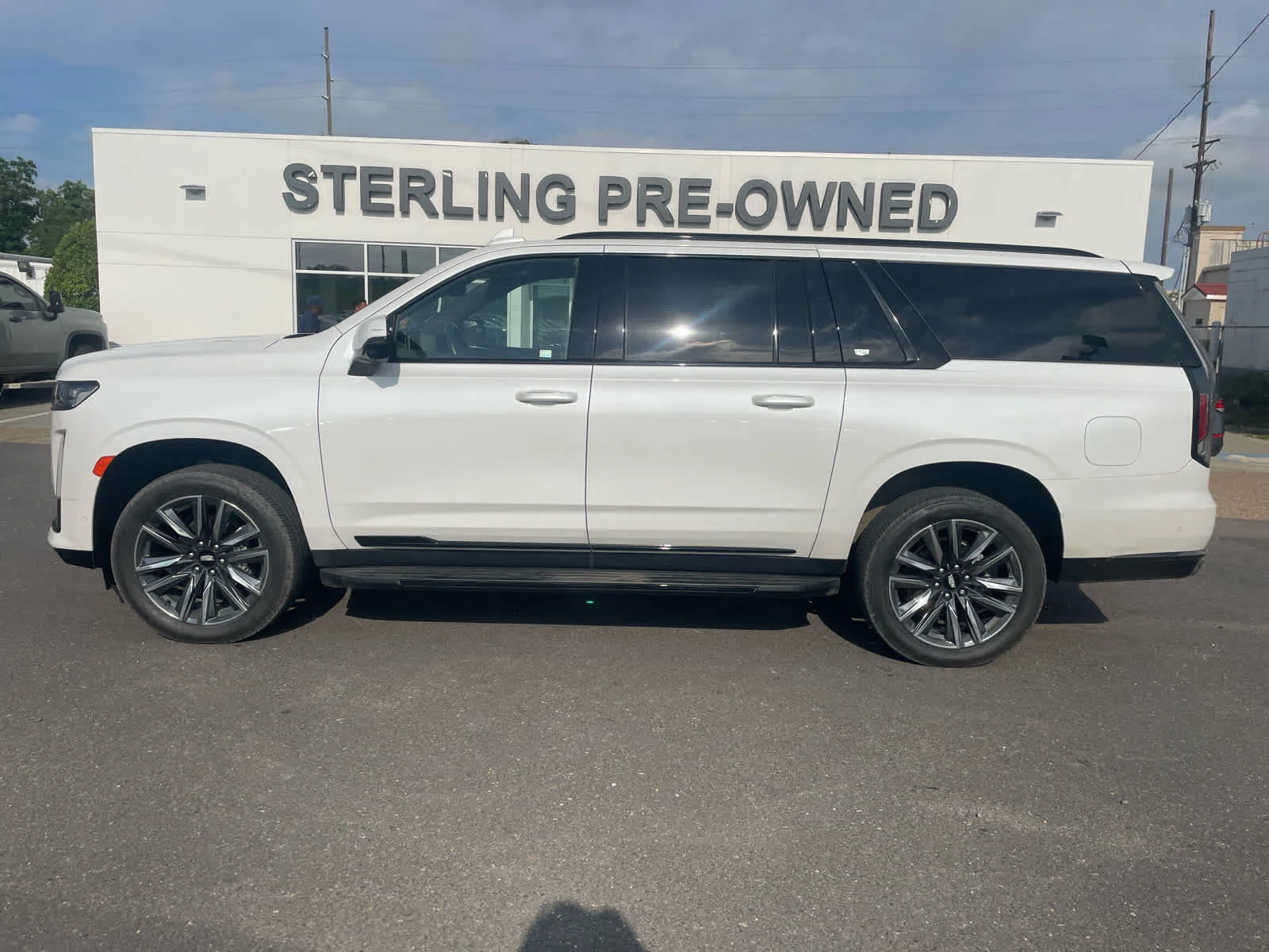 2024 Cadillac Escalade ESV Sport's photo