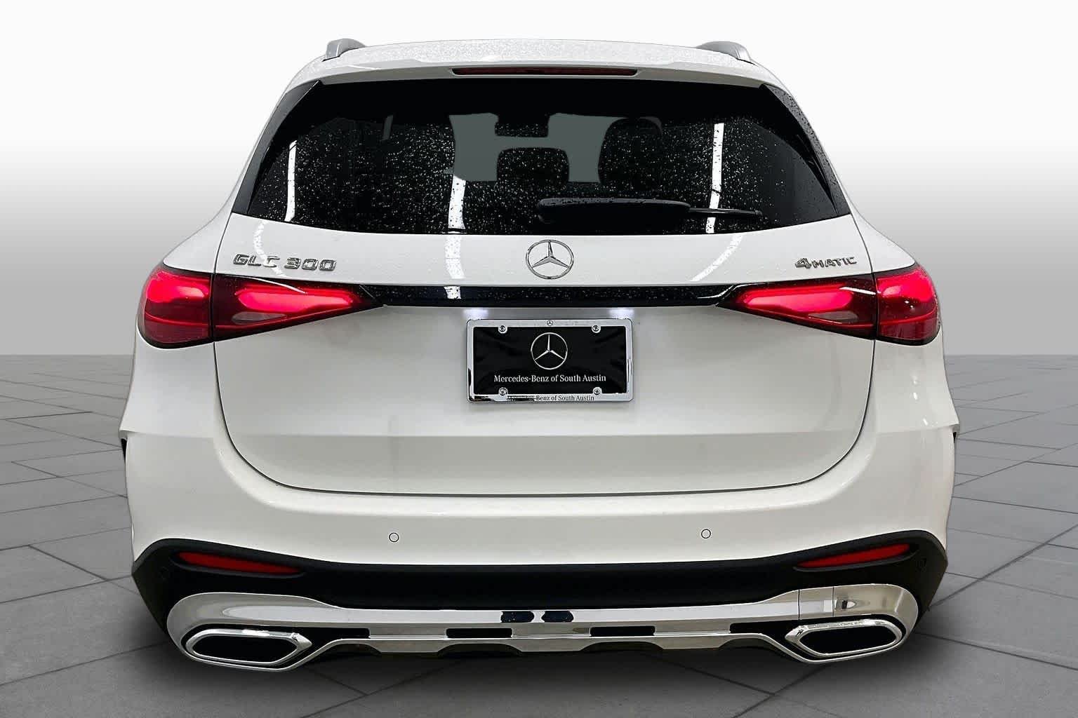 New 2026 Polar White Mercedes-Benz GLC 300 image 4