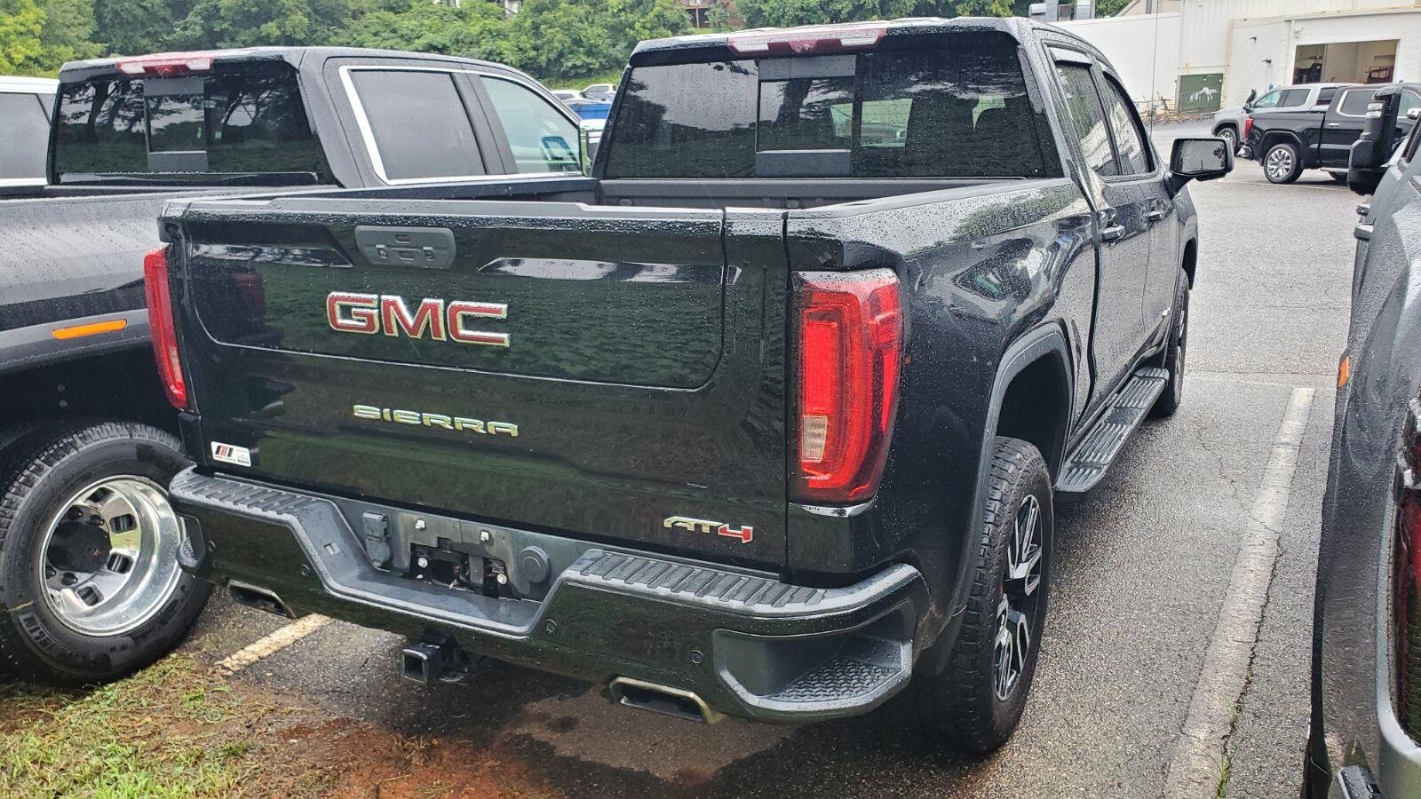 Used 2020 ONYX BLACK GMC AT4 image 9
