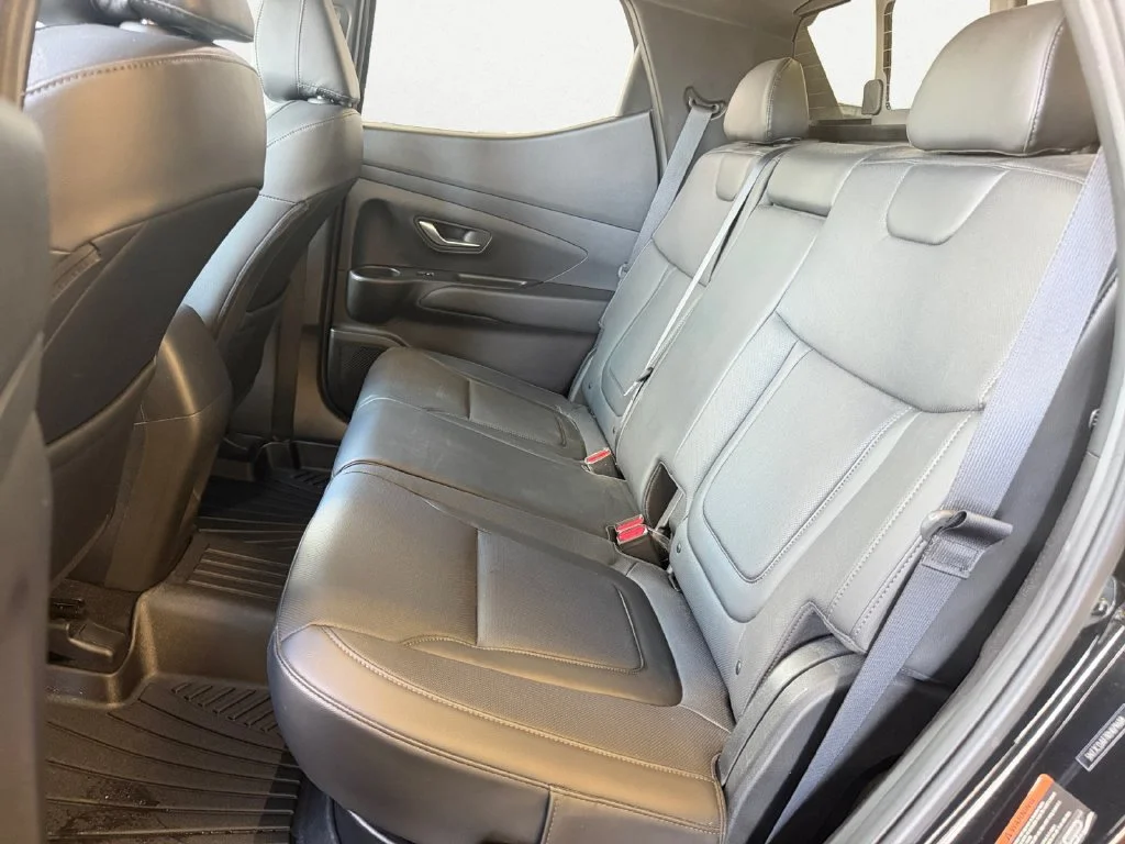 Used 2024 Black Hyundai NIGHT image 10