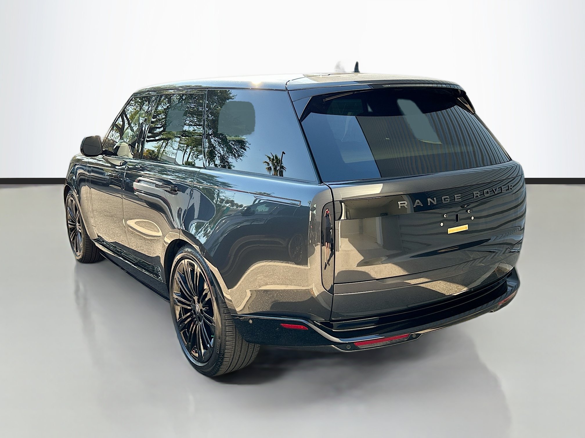 Used 2025 Gray Land Rover SE image 3