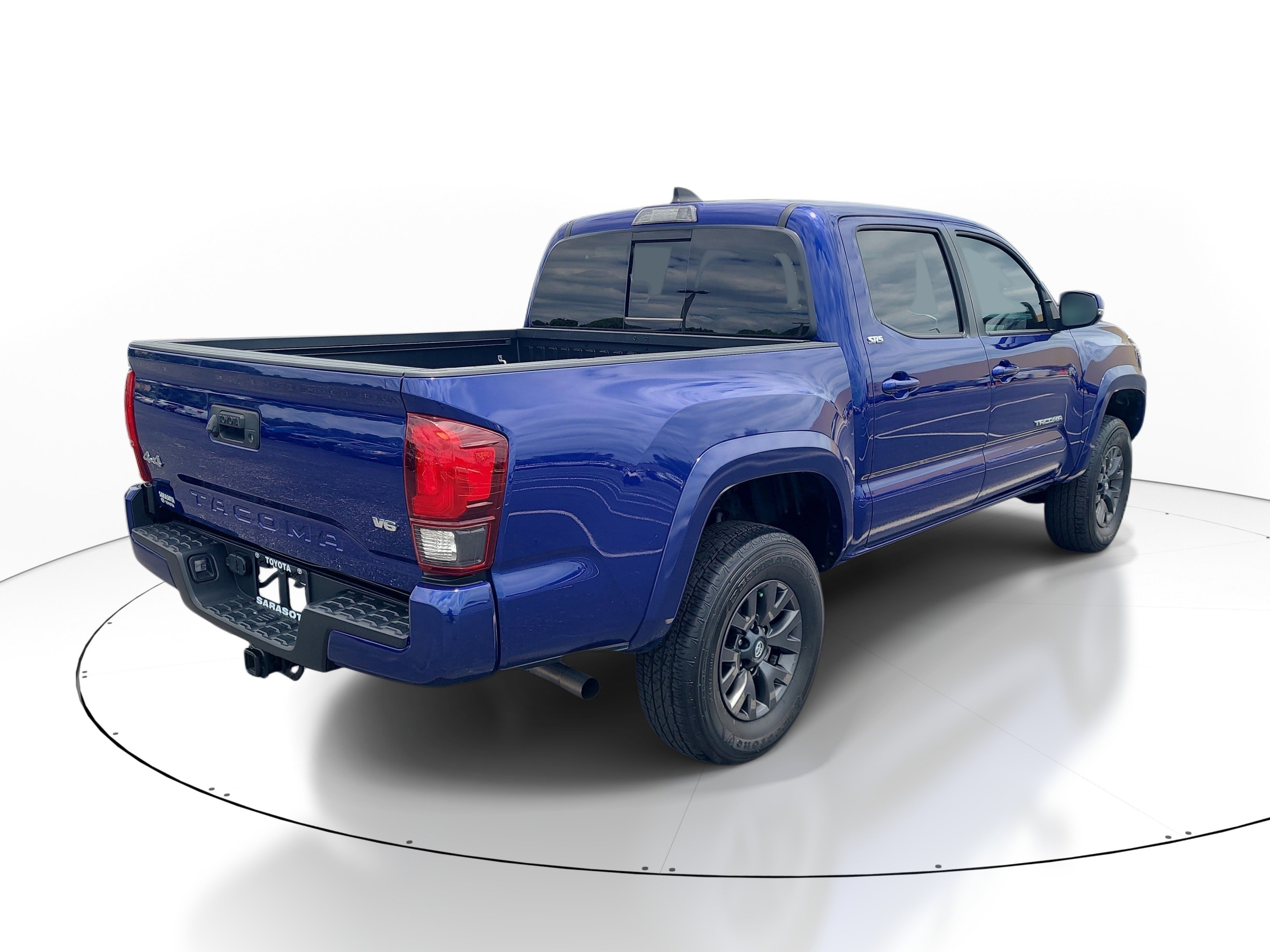 Used 2023  Toyota  image 5