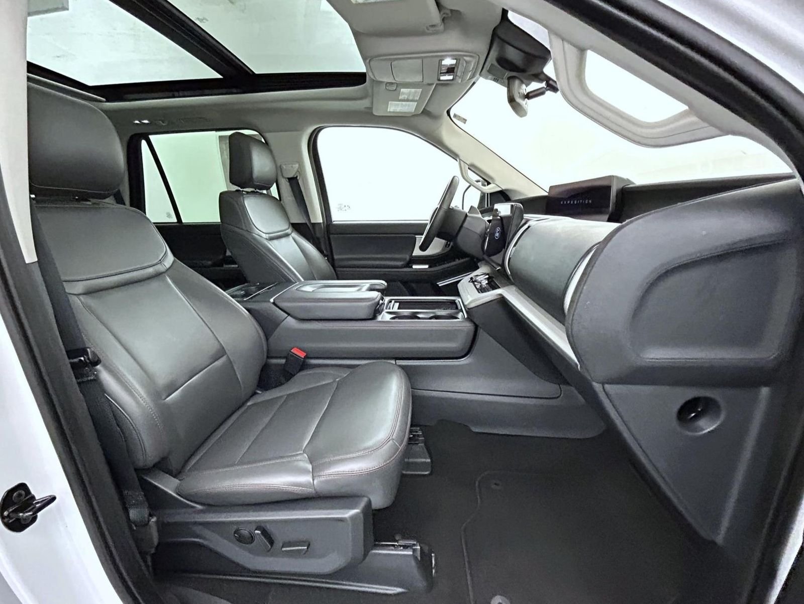 Used 2025 White Ford Active image 15