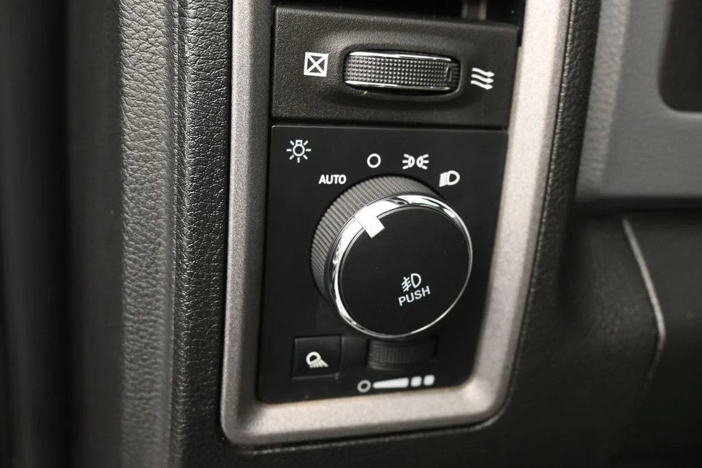 Used 2018 Brilliant Black Crystal Pearlcoat Ram Express image 12