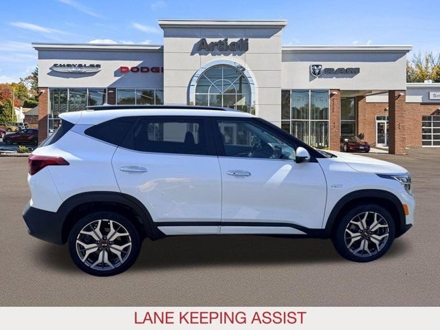 Certified Used 2021 White Kia SX image 7