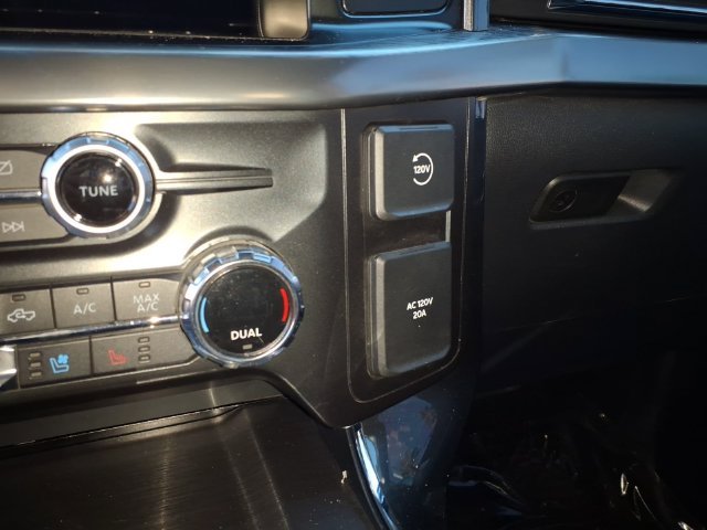 Used 2021 White Ford Lariat image 29