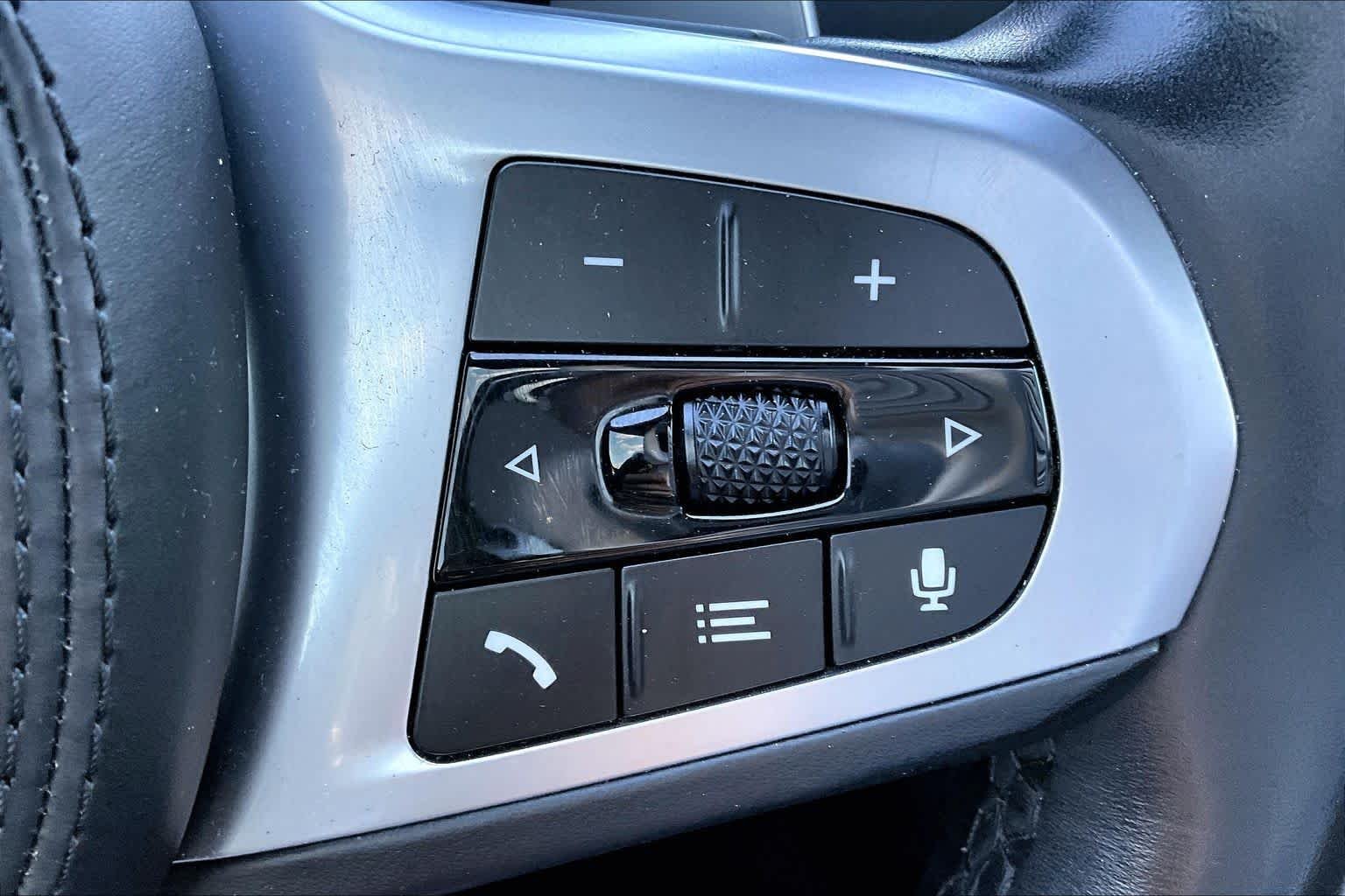 Used 2020 Dark Graphite Metallic BMW M550i xDrive image 24