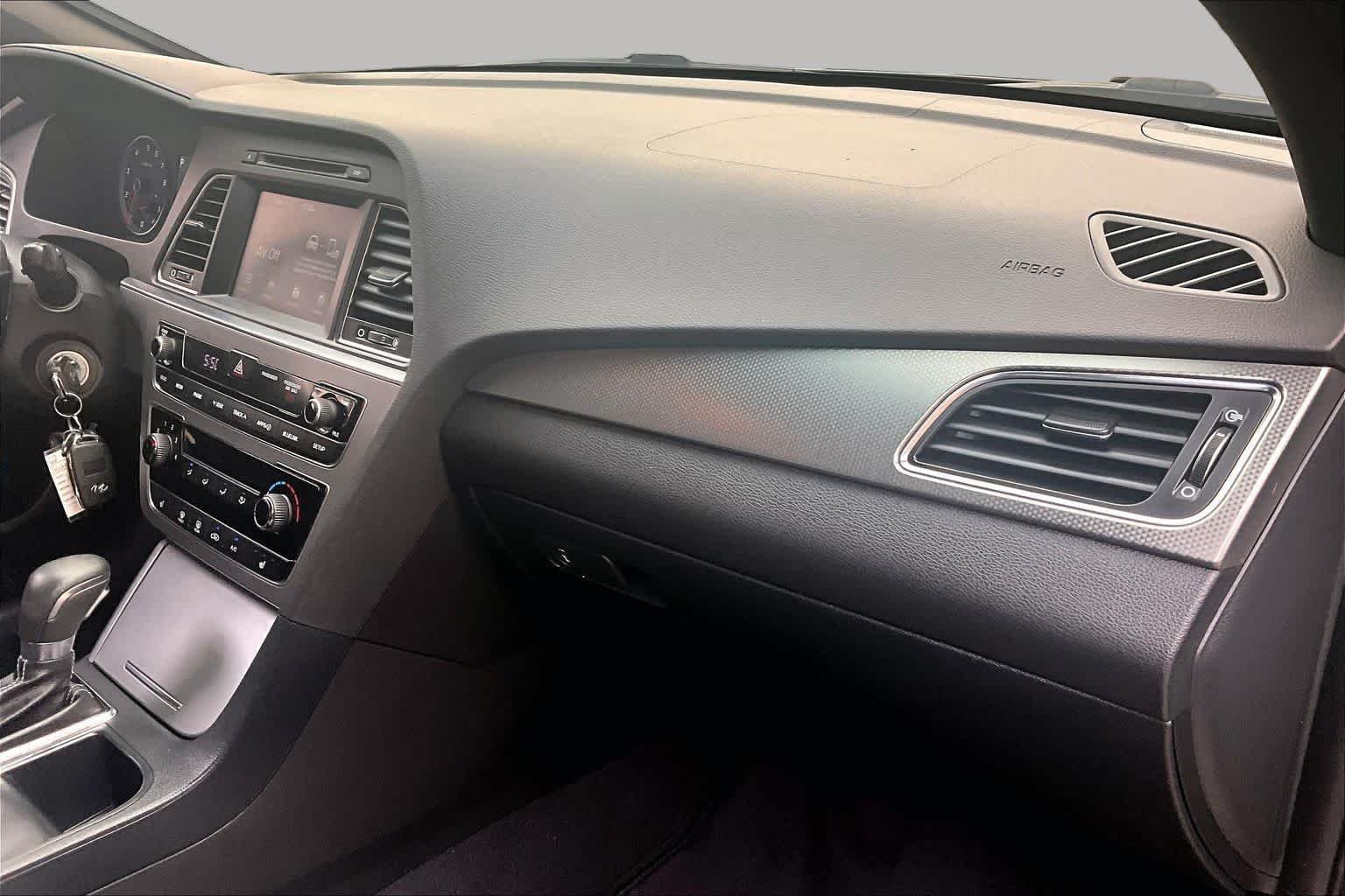 Used 2017 Phantom Black Hyundai Sport image 17