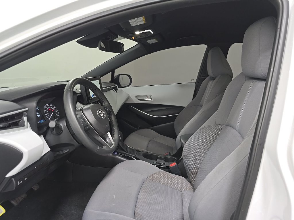 Used 2024 White Toyota SE image 5