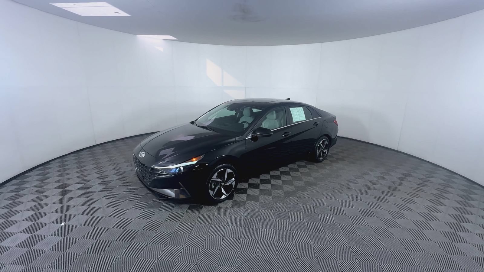 Used 2023 Onyx Black Hyundai Limited image 4