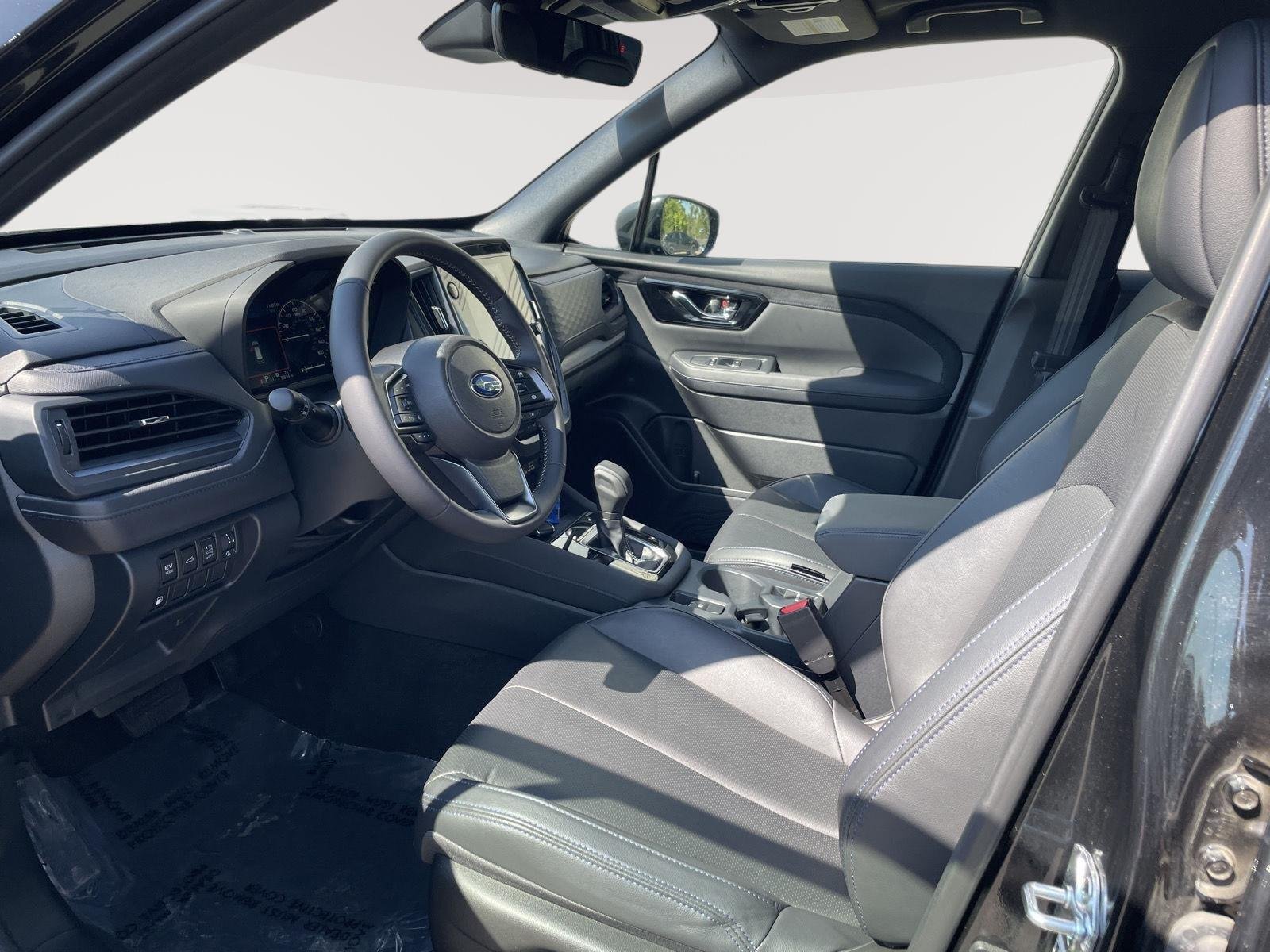 Used 2025 Crystal Black Silica Subaru Limited Hybrid image 3
